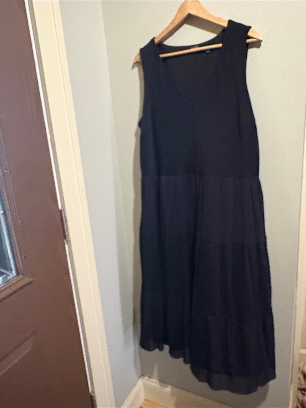 T Tahari Sleeveless Black Tiered Midi Dress (2XL)